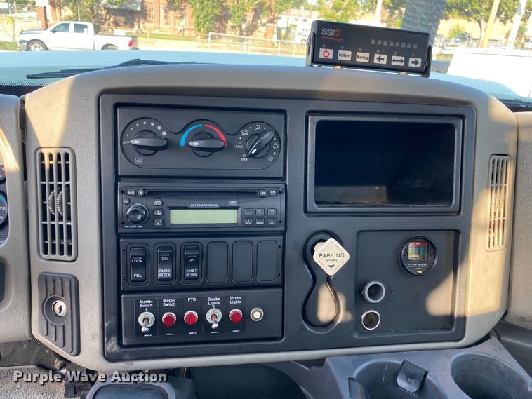 image for item JA9041 2008 International WorkStar 7400  vacuum truck