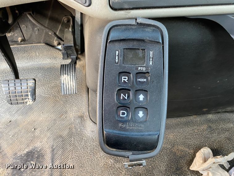 image for item JA9041 2008 International WorkStar 7400  vacuum truck