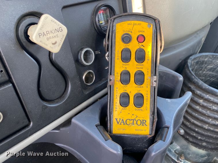 image for item JA9041 2008 International WorkStar 7400  vacuum truck