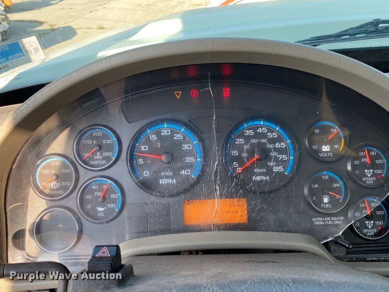 image for item JA9041 2008 International WorkStar 7400  vacuum truck