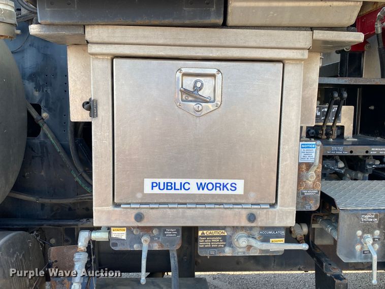 image for item JA9041 2008 International WorkStar 7400  vacuum truck