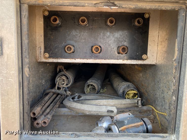 image for item JA9041 2008 International WorkStar 7400  vacuum truck