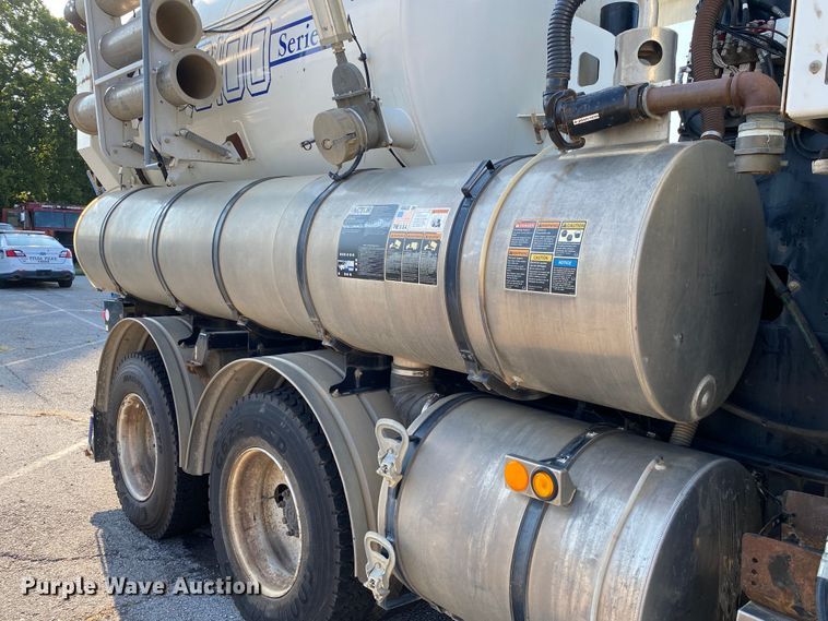 image for item JA9041 2008 International WorkStar 7400  vacuum truck