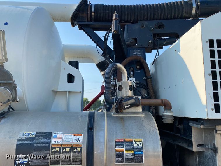 image for item JA9041 2008 International WorkStar 7400  vacuum truck