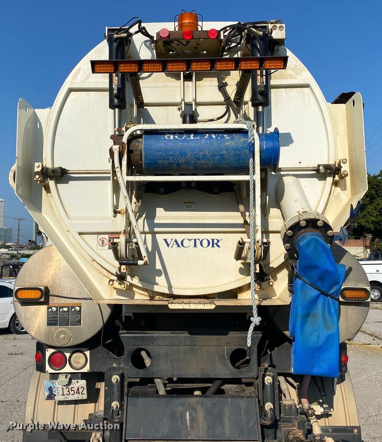 image for item JA9041 2008 International WorkStar 7400  vacuum truck