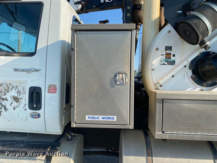 image for item JA9041 2008 International WorkStar 7400  vacuum truck