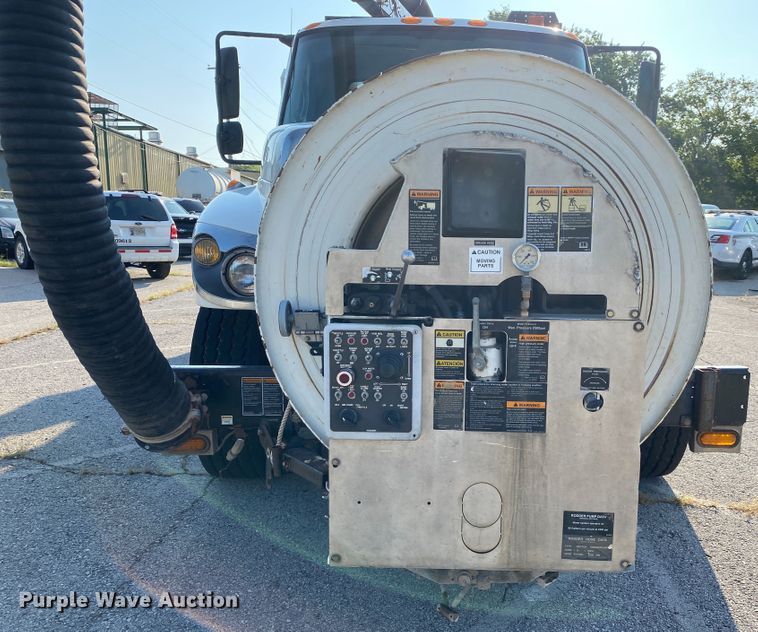 image for item JA9041 2008 International WorkStar 7400  vacuum truck