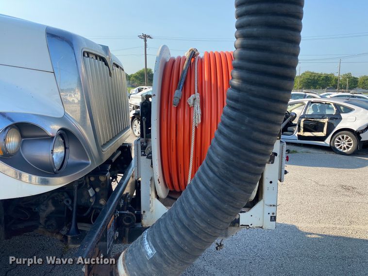 image for item JA9041 2008 International WorkStar 7400  vacuum truck