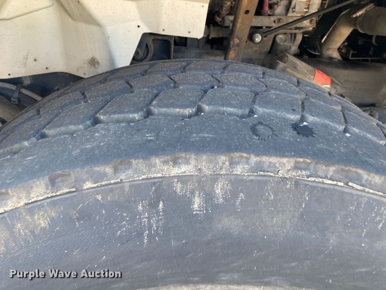 image for item JA9041 2008 International WorkStar 7400  vacuum truck