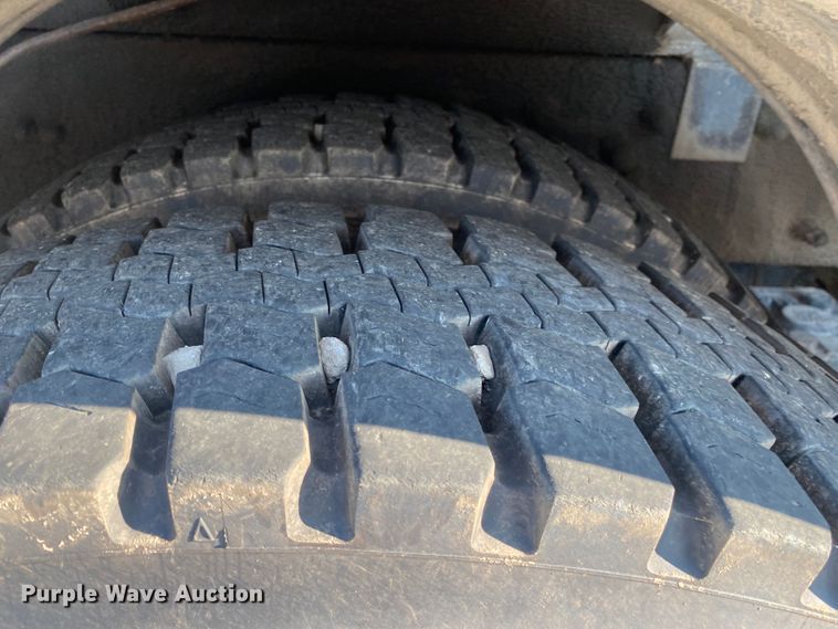 image for item JA9041 2008 International WorkStar 7400  vacuum truck