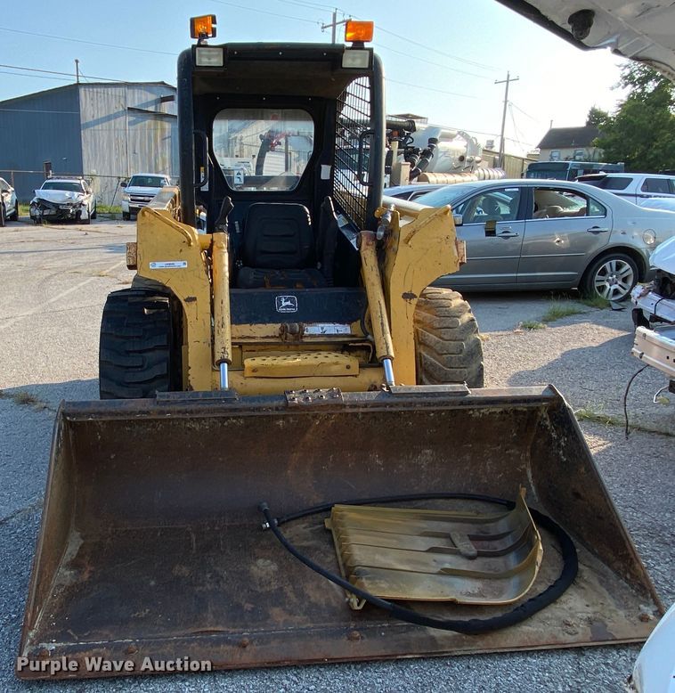 image for item JA9046 2000 John Deere 250  skid steer loader