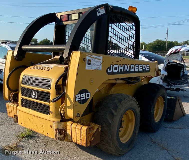 image for item JA9046 2000 John Deere 250  skid steer loader