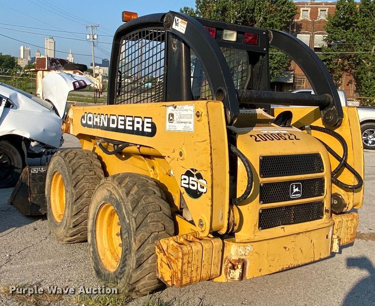 image for item JA9046 2000 John Deere 250  skid steer loader