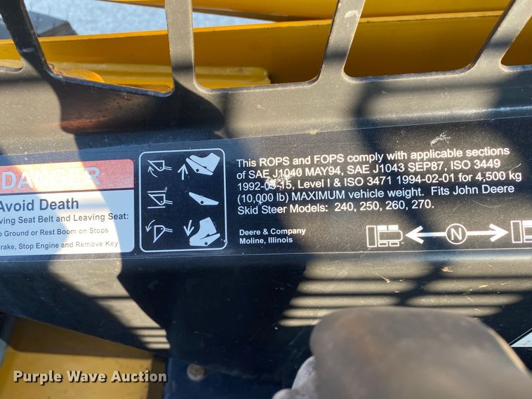 image for item JA9046 2000 John Deere 250  skid steer loader