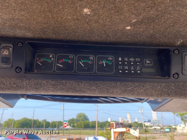 image for item JA9046 2000 John Deere 250  skid steer loader