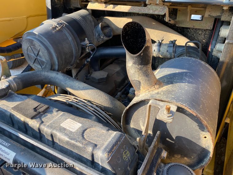 image for item JA9046 2000 John Deere 250  skid steer loader