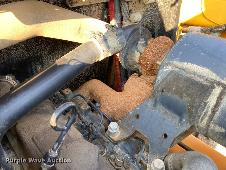 image for item JA9046 2000 John Deere 250  skid steer loader