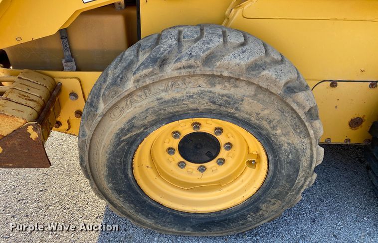 image for item JA9046 2000 John Deere 250  skid steer loader