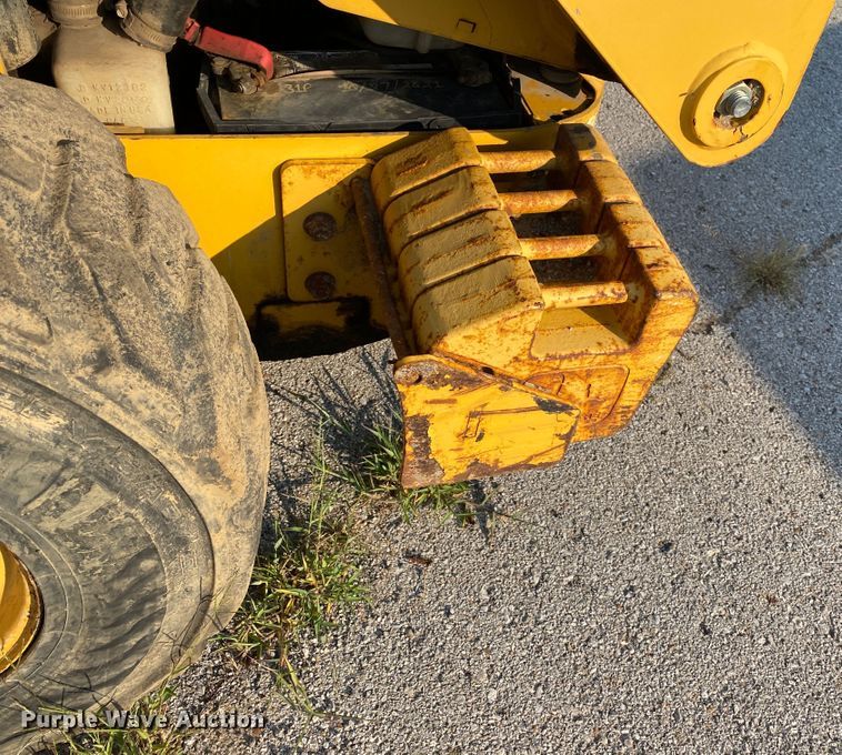 image for item JA9046 2000 John Deere 250  skid steer loader