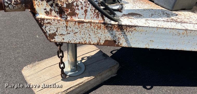 image for item JX9313 1996 W-W Trailers  enclosed cargo trailer