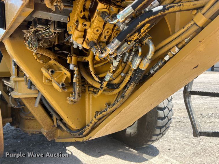 image for item JX9424 2007 Caterpillar 12H  motor grader