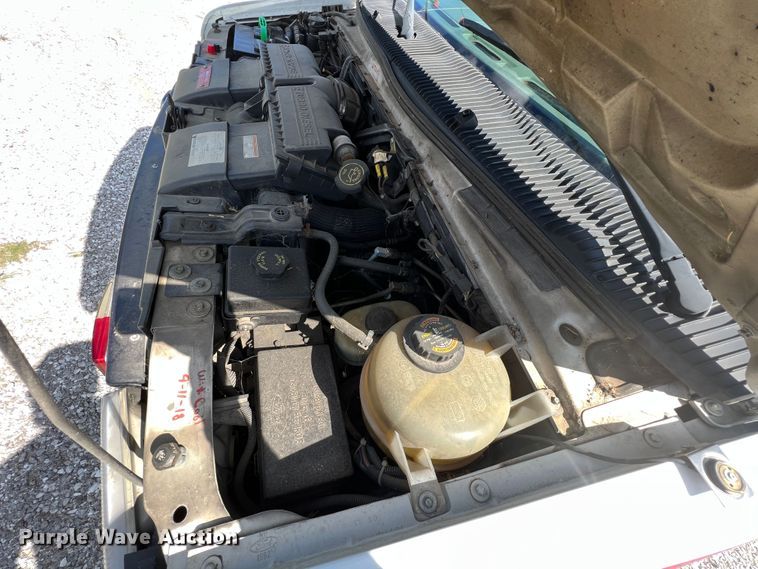 image for item JX9462 2001 Ford E450 Super Duty  ambulance