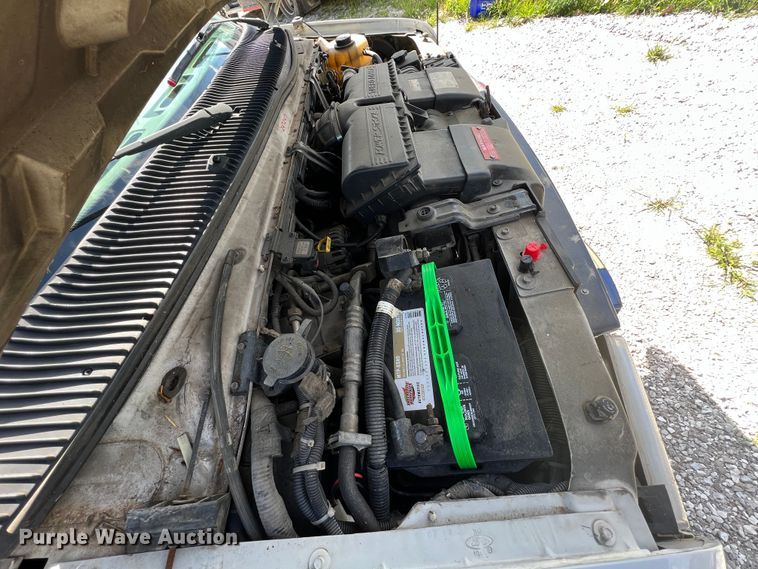 image for item JX9462 2001 Ford E450 Super Duty  ambulance