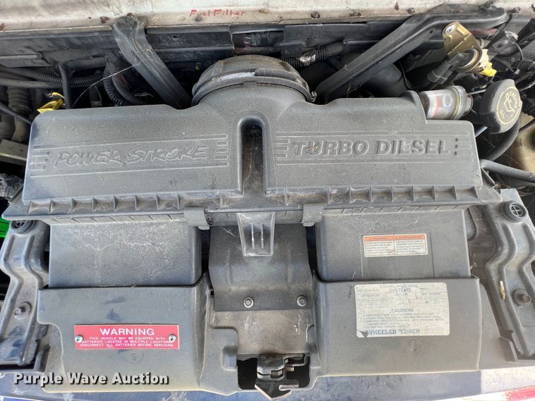 image for item JX9462 2001 Ford E450 Super Duty  ambulance