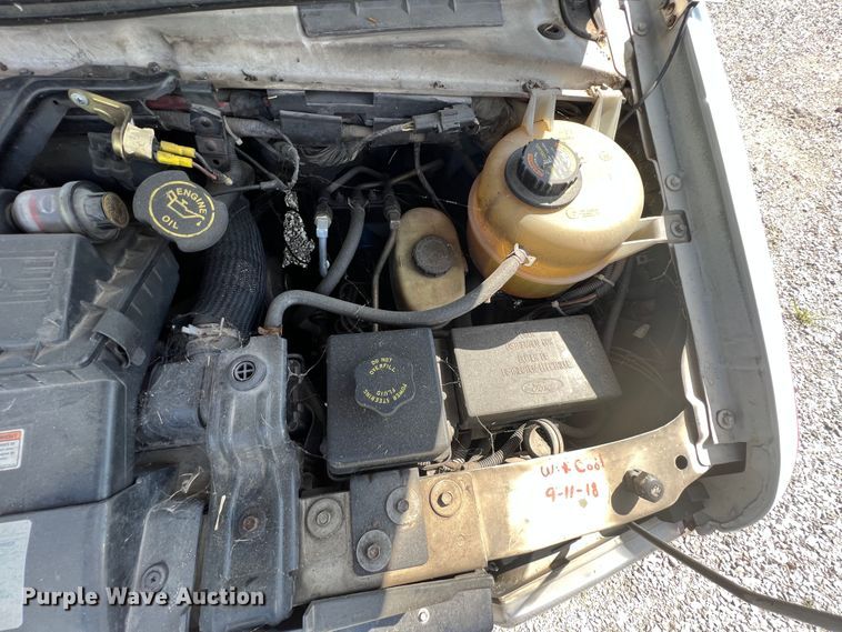 image for item JX9462 2001 Ford E450 Super Duty  ambulance