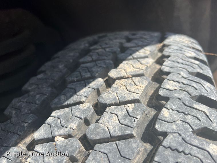 image for item JX9462 2001 Ford E450 Super Duty  ambulance