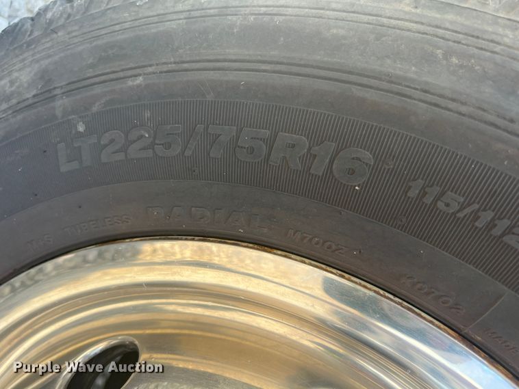 image for item JX9462 2001 Ford E450 Super Duty  ambulance