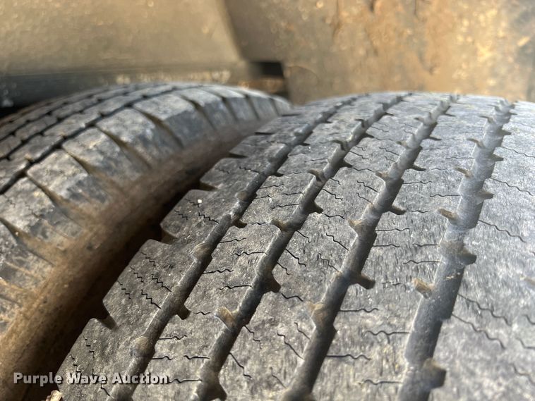 image for item JX9462 2001 Ford E450 Super Duty  ambulance