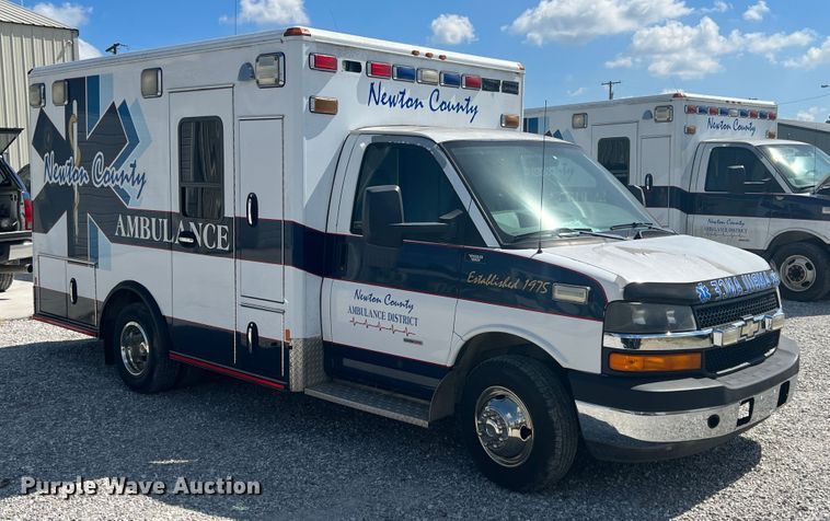 image for item JX9463 2009 Chevrolet Express 3500  ambulance