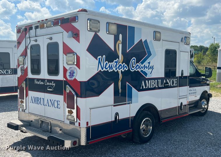 image for item JX9463 2009 Chevrolet Express 3500  ambulance