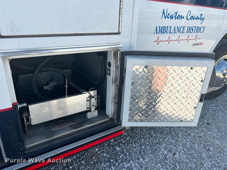 image for item JX9463 2009 Chevrolet Express 3500  ambulance