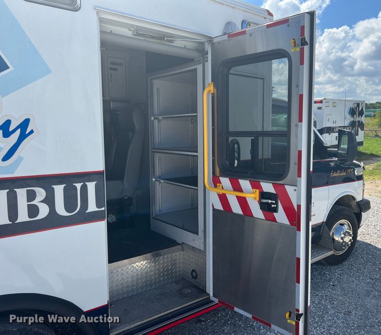 image for item JX9463 2009 Chevrolet Express 3500  ambulance