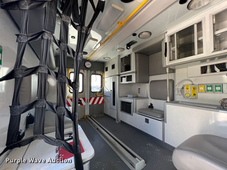 image for item JX9463 2009 Chevrolet Express 3500  ambulance