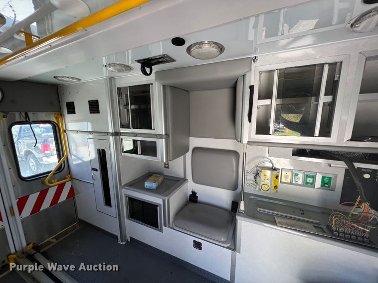 image for item JX9463 2009 Chevrolet Express 3500  ambulance