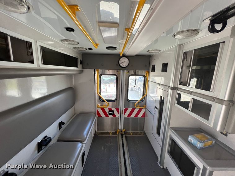 image for item JX9463 2009 Chevrolet Express 3500  ambulance