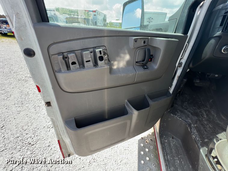 image for item JX9463 2009 Chevrolet Express 3500  ambulance