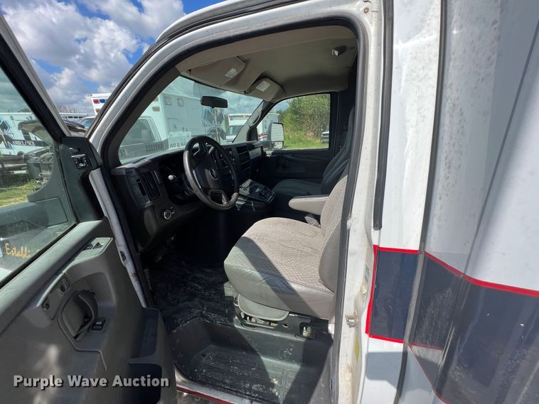 image for item JX9463 2009 Chevrolet Express 3500  ambulance