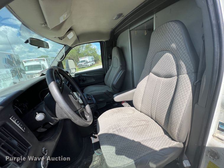 image for item JX9463 2009 Chevrolet Express 3500  ambulance