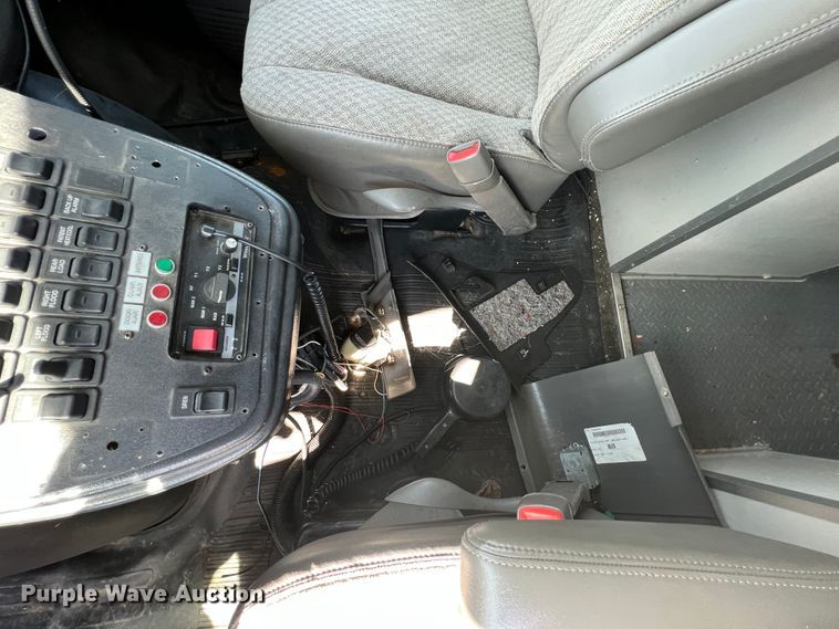 image for item JX9463 2009 Chevrolet Express 3500  ambulance