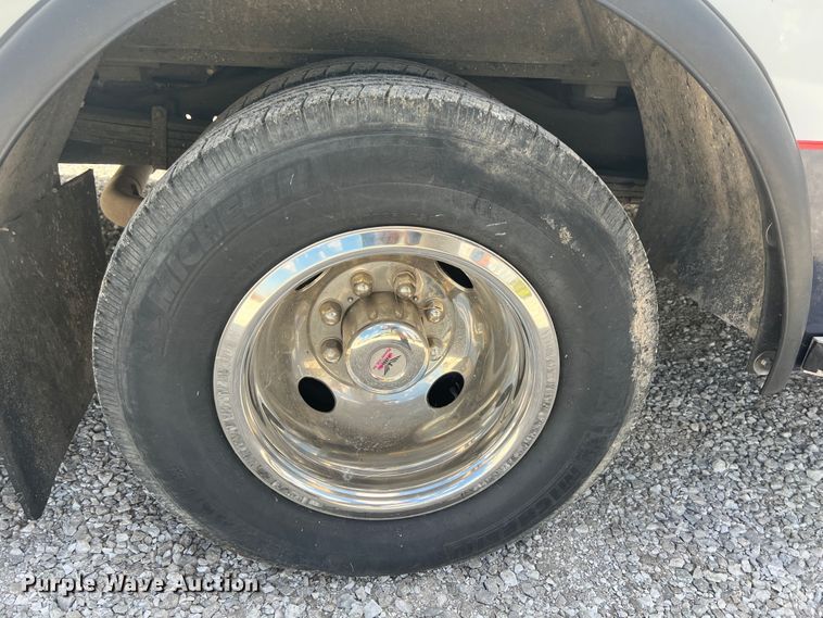 image for item JX9463 2009 Chevrolet Express 3500  ambulance