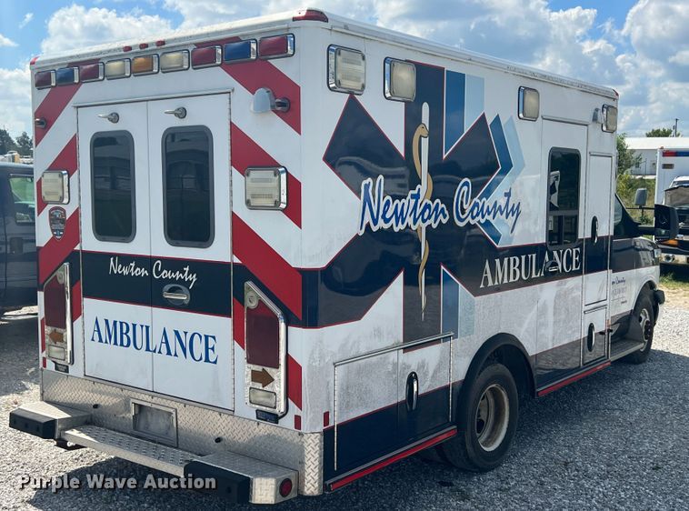 image for item JX9464 2009 Chevrolet Express 3500  ambulance