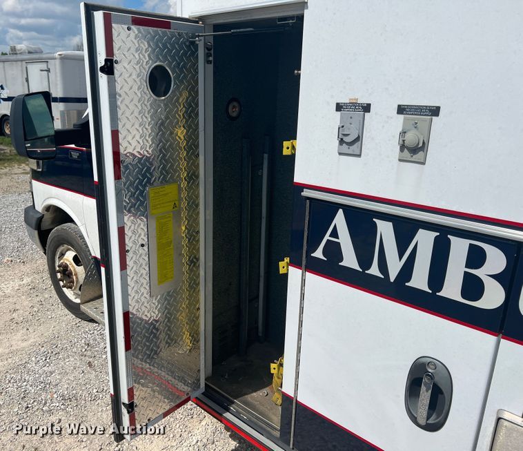 image for item JX9464 2009 Chevrolet Express 3500  ambulance