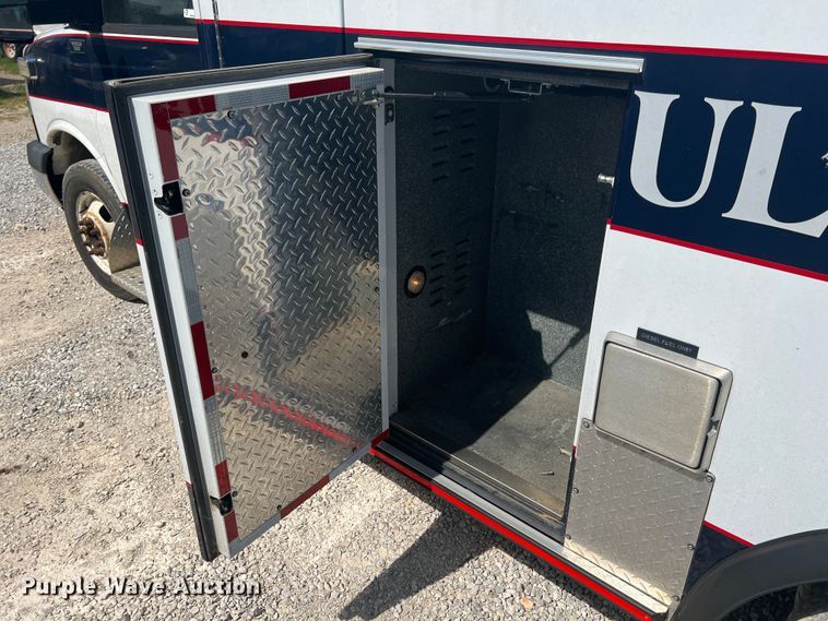 image for item JX9464 2009 Chevrolet Express 3500  ambulance