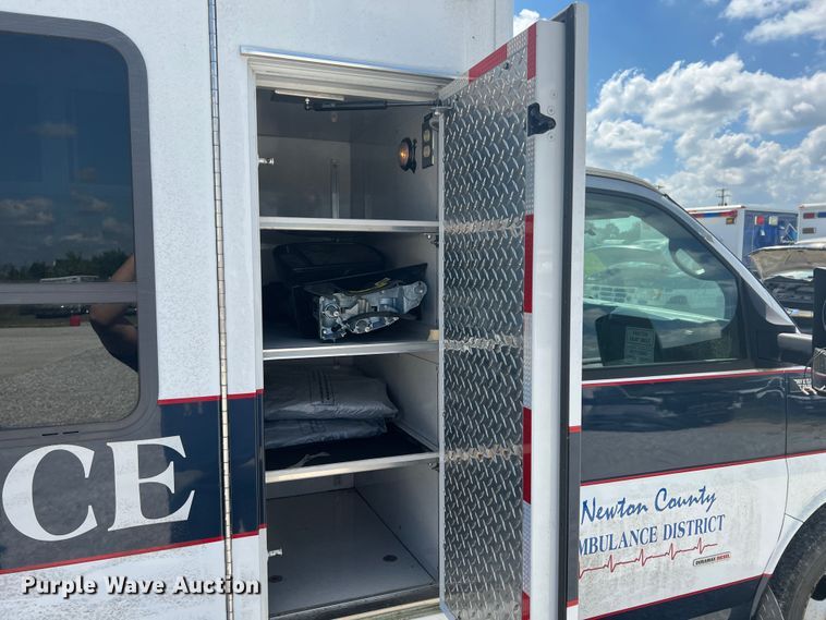 image for item JX9464 2009 Chevrolet Express 3500  ambulance