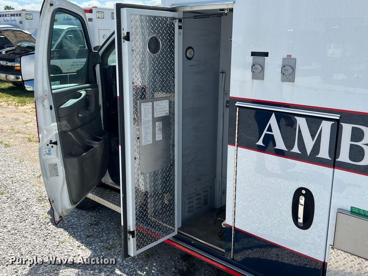 image for item JX9465 2014 Chevrolet Express G3500  ambulance