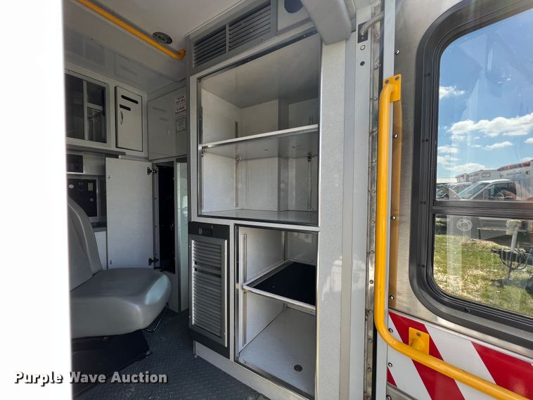 image for item JX9465 2014 Chevrolet Express G3500  ambulance